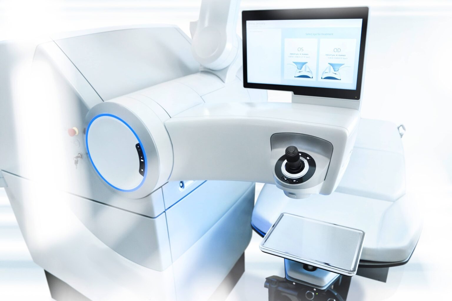 Advanced laser vision correction technology used in Mumbai clinics